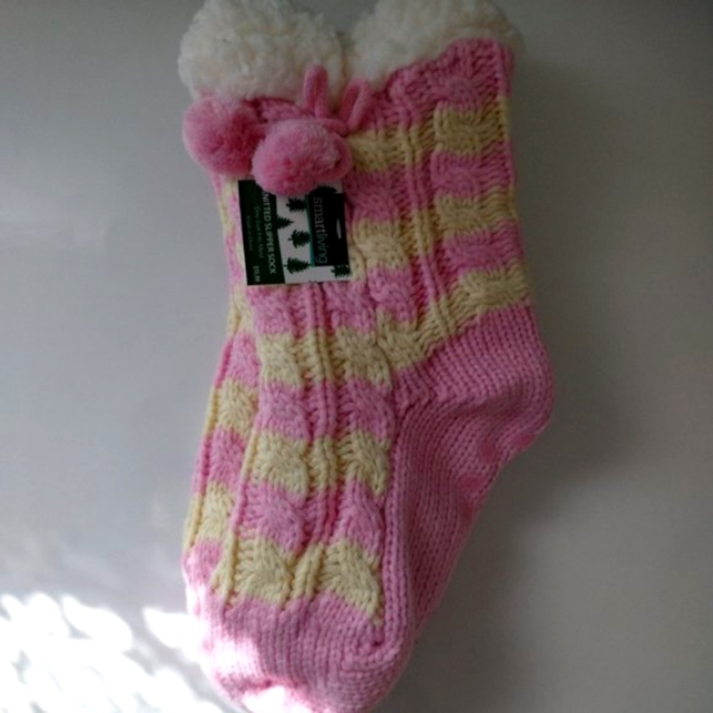 NWT Pink Plushies Cable Knit Slippers socks